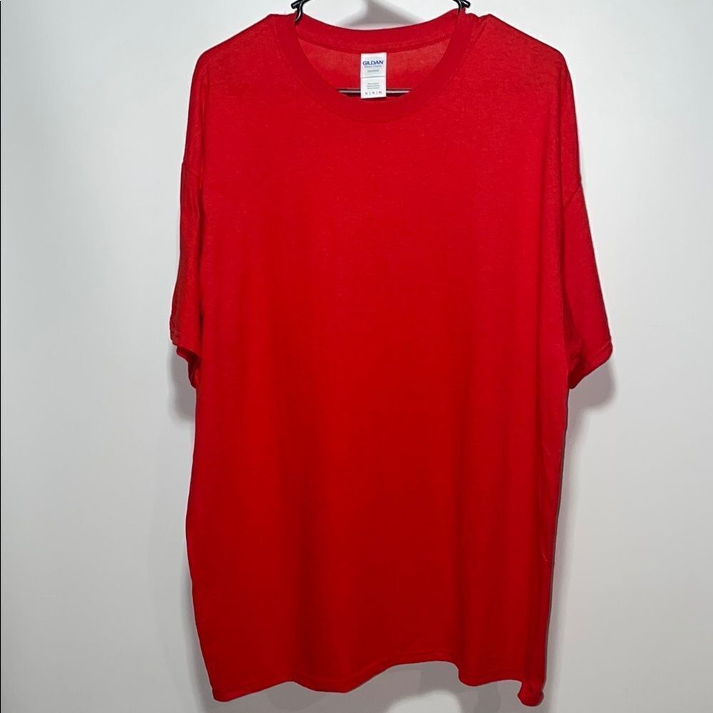 Gildan Red Short Sleeve Tee
